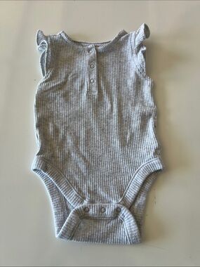 Old Navy Light Gray Ribbed Baby One-Piece Bodysuit